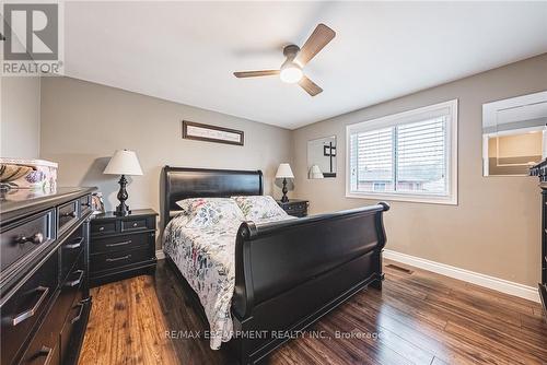 477 Queen Victoria Drive, Hamilton, ON - Indoor Photo Showing Bedroom