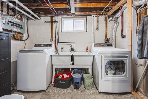 477 Queen Victoria Drive, Hamilton, ON - Indoor Photo Showing Laundry Room