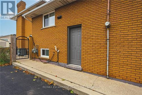 477 Queen Victoria Drive, Hamilton, ON - Outdoor With Exterior