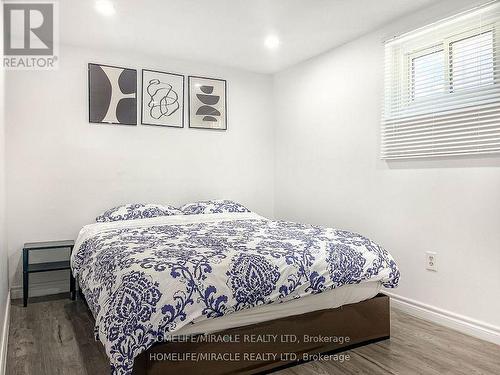 3485 Oakglade Crescent, Mississauga, ON - Indoor Photo Showing Bedroom