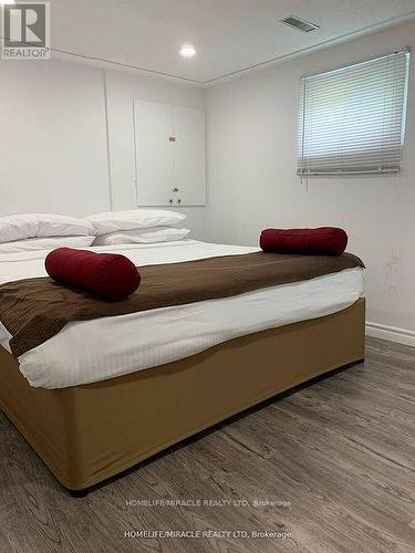 3485 Oakglade Crescent, Mississauga, ON - Indoor Photo Showing Bedroom