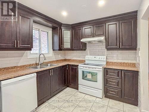 3485 Oakglade Crescent, Mississauga, ON - Indoor Photo Showing Kitchen With Double Sink
