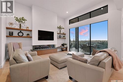148 Greenbryre Close, Corman Park Rm No. 344, SK - Indoor Photo Showing Living Room