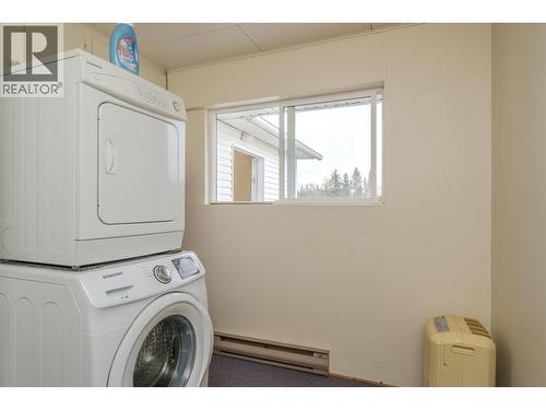 1208 Cariboo 97 Highway, 70 Mile House, BC - Indoor Photo Showing Laundry Room