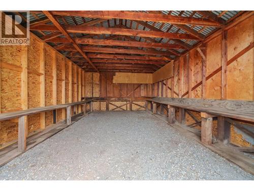 1208 Cariboo 97 Highway, 70 Mile House, BC - Indoor Photo Showing Other Room