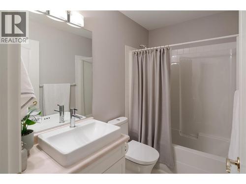 980 Dilworth Drive Unit# 16, Kelowna, BC - Indoor Photo Showing Bathroom