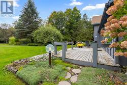 Generous back deck - 