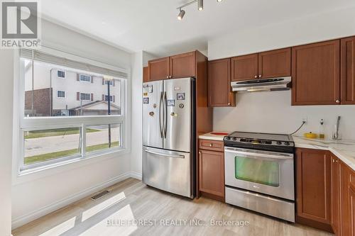 15 - 450 Pond Mills Road, London South (South T), ON - Indoor Photo Showing Kitchen With Stainless Steel Kitchen