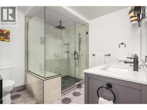 124 Sarsons Road Unit# 17, Vernon, BC - Indoor Photo Showing Bathroom