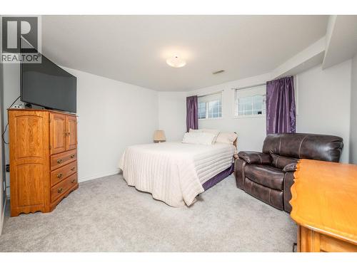 124 Sarsons Road Unit# 17, Vernon, BC - Indoor Photo Showing Bedroom