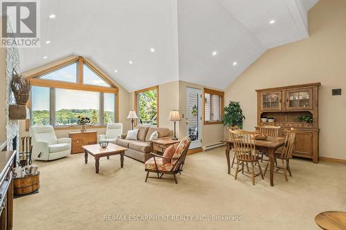 1 - 131 Grandview Hilltop Drive, Huntsville, ON - Indoor Photo Showing Living Room