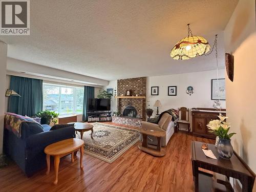 1235 Pigeon Avenue, Williams Lake, BC - Indoor Photo Showing Living Room With Fireplace