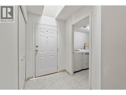 250 5 Street Se Unit# 314, Salmon Arm, BC - Indoor Photo Showing Laundry Room