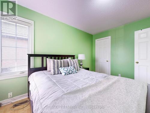 5869 Yachtsman Crossing, Mississauga, ON - Indoor Photo Showing Bedroom