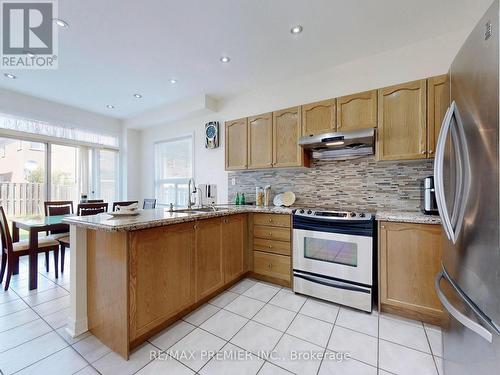 5869 Yachtsman Crossing, Mississauga, ON - Indoor Photo Showing Kitchen