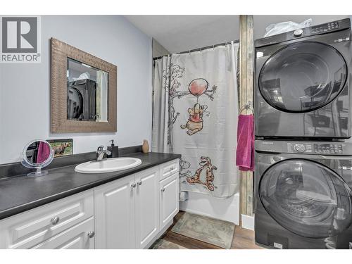 2527 Upper Bench Road, Keremeos, BC - Indoor Photo Showing Laundry Room
