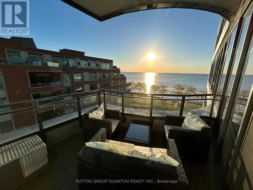 504 - 55 PORT STREET E  Mississauga, ON L5G 4P3