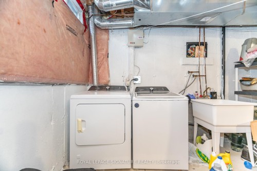 7131 Chatham Court, Mississauga, ON - Indoor Photo Showing Laundry Room