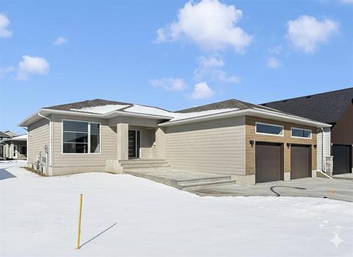 39 Fieldstone Crescent  Brandon, MB R7B 4J2