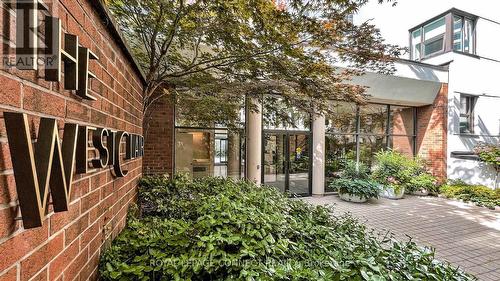 1002 - 47 St Clair Avenue W, Toronto, ON - Outdoor