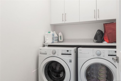 3365 Barrington Rd, Nanaimo, BC - Indoor Photo Showing Laundry Room