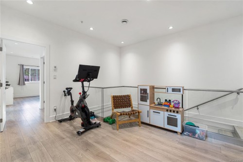 3365 Barrington Rd, Nanaimo, BC - Indoor Photo Showing Gym Room