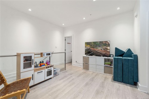 3365 Barrington Rd, Nanaimo, BC - Indoor