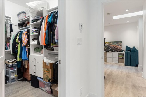 3365 Barrington Rd, Nanaimo, BC - Indoor