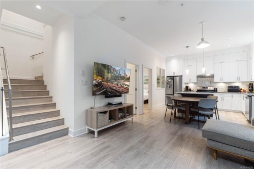 3365 Barrington Rd, Nanaimo, BC - Indoor