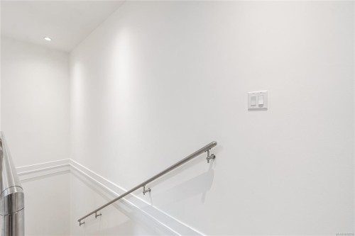 3365 Barrington Rd, Nanaimo, BC - Indoor