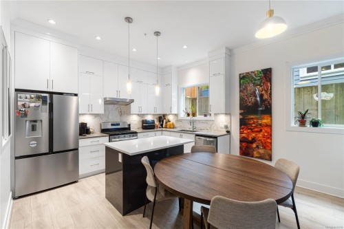 3365 Barrington Rd, Nanaimo, BC - Indoor