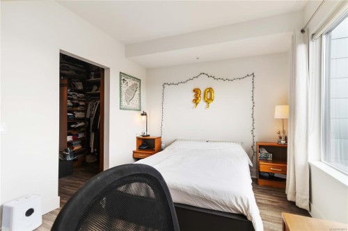 309-3815 Rowland Ave, Saanich, BC - Indoor Photo Showing Bedroom