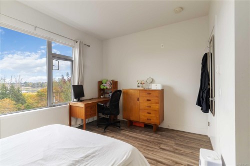 309-3815 Rowland Ave, Saanich, BC - Indoor Photo Showing Bedroom
