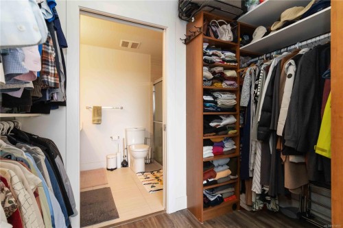 309-3815 Rowland Ave, Saanich, BC - Indoor With Storage