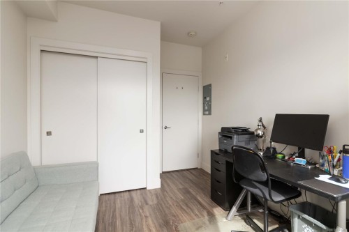 309-3815 Rowland Ave, Saanich, BC - Indoor Photo Showing Office