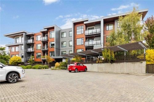 309-3815 Rowland Ave, Saanich, BC - Outdoor