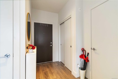 309-3815 Rowland Ave, Saanich, BC - Indoor Photo Showing Other Room