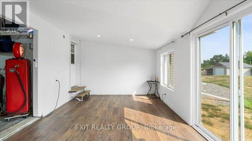 323 Mapleview Road, Quinte West (Murray Ward), ON - Indoor Photo Showing Other Room