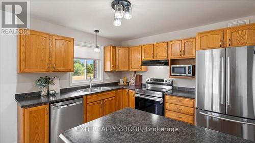 323 Mapleview Road, Quinte West (Murray Ward), ON - Indoor Photo Showing Kitchen With Double Sink