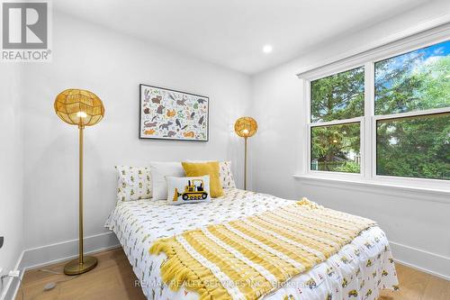 74 West 3Rd Street, Hamilton, ON - Indoor Photo Showing Bedroom