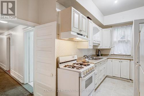 99 Blake Street, Hamilton, ON - Indoor Photo Showing Kitchen With Double Sink