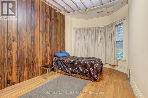 99 Blake Street, Hamilton, ON - Indoor Photo Showing Bedroom