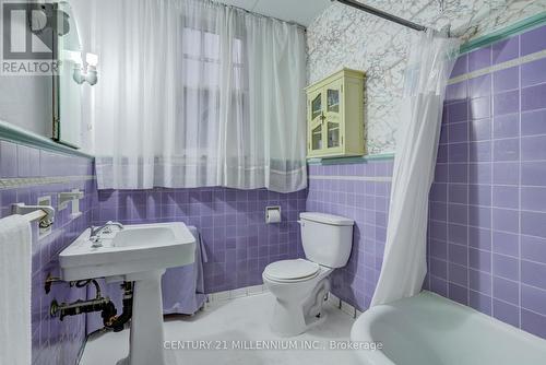 99 Blake Street, Hamilton, ON - Indoor Photo Showing Bathroom