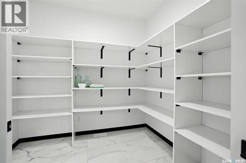 319 Woolf Bay, Saskatoon, SK - Indoor With Storage