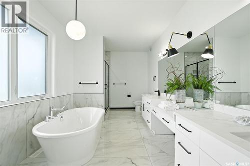 319 Woolf Bay, Saskatoon, SK - Indoor Photo Showing Bathroom