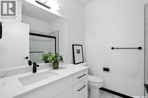 319 Woolf Bay, Saskatoon, SK - Indoor Photo Showing Bathroom
