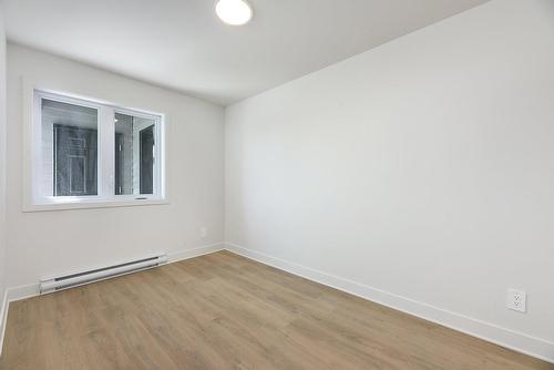Bedroom - 203-162 Rue Notre-Dame, Salaberry-De-Valleyfield, QC - Indoor Photo Showing Other Room