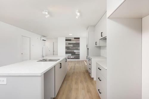 Overall view - 203-162 Rue Notre-Dame, Salaberry-De-Valleyfield, QC - Indoor Photo Showing Kitchen