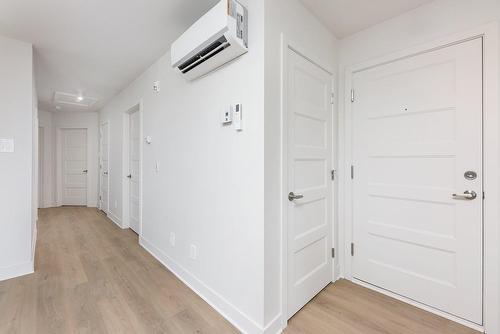 Hall d'entrée/Vestibule - 301-135 Rue Richer, Salaberry-De-Valleyfield, QC - Indoor Photo Showing Other Room