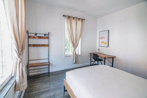 Dwelling - 1015  - 1023 Rue St-Jean, Québec (La Cité-Limoilou), QC - Indoor Photo Showing Bedroom